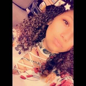 Meet your Posher, Nia